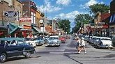 Main Street, USA in the 1950s - Photos of life in America - 1Funny.com
