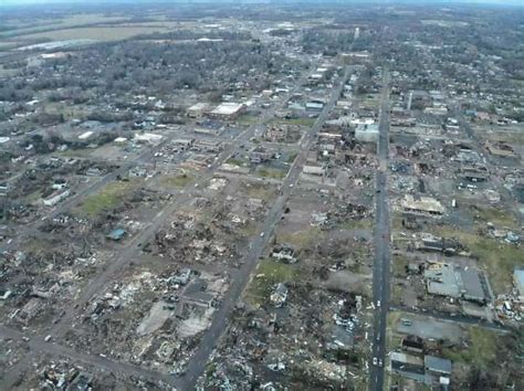 Comunidad totalmente arrasada por un tornado F ó F en Mayfield Kentucky El Centinela