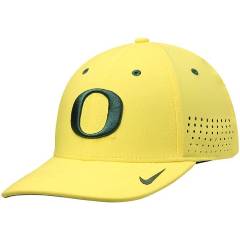 Nike Oregon Ducks Yellow Dri Fit Sideline Swoosh Flex Hat