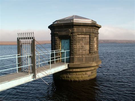 Chew Reservoir Valve Tower © John Fielding Cc By Sa20 Geograph