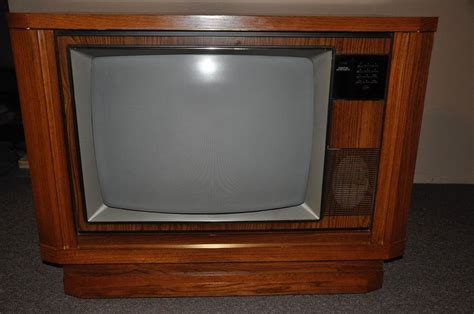 Help Me Identify This Tv Rcrt