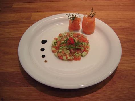 Torentje Van Gerookte Zalm Met Brunoise Van Groentjes Vakantiewoning