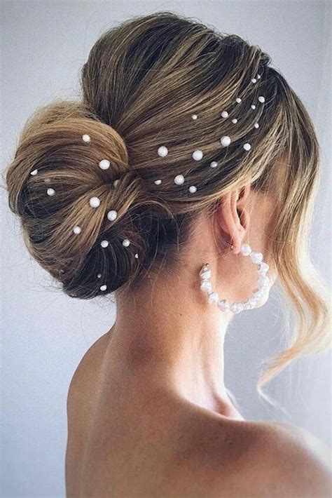 pin de edith córdoba en peinados perlas en el pelo estilos de peinado para boda peinados