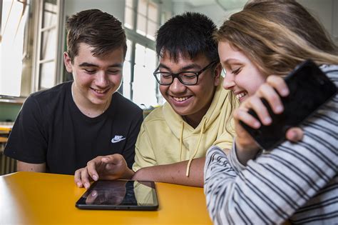 Als beispiele seien hier genannt, die politische teilhabe. Medienkompetenz fördern: Youth and media