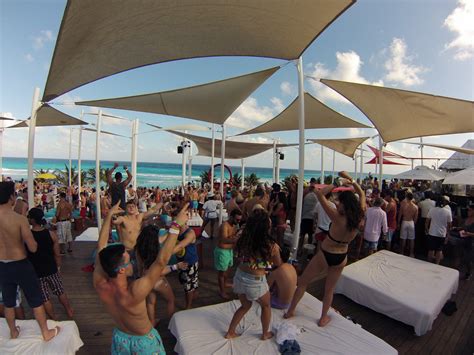 Have The Time Of Your Life At The Oasis Cancun