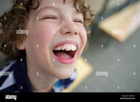 Burst Into Laughter Hi Res Stock Photography And Images Alamy