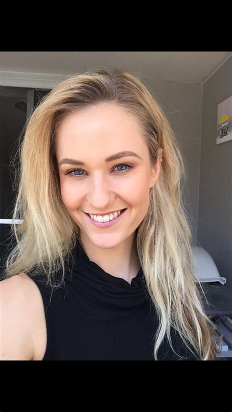 Renee Johnson Mua Female Makeup Artist Profile Brisbane