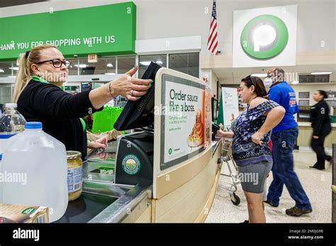 Publix employee customer hi-res stock photography and images - Alamy
