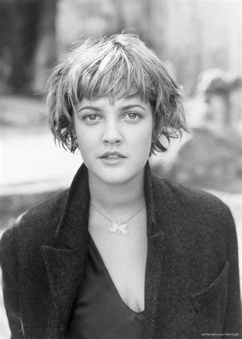 drew barrymore by carter smith layered bob hairstyles short hairstyles for women bobs haircuts