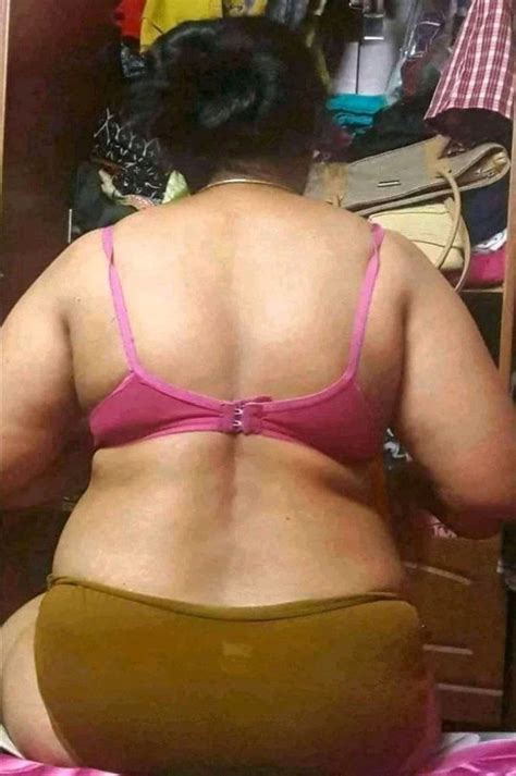 Desi Aunties Sexy Back Bra Visible Blouse Photos Sexiezpicz Web Porn