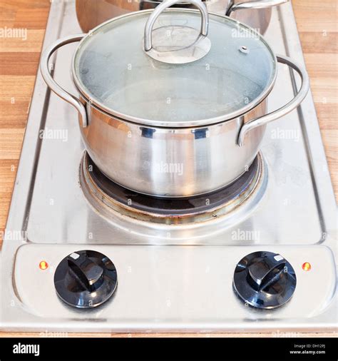 Pan Boiling Water On Electric Hi Res Stock Photography And Images Alamy