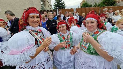 Hody Na Slovácku Jsou Vždy Veselé Nahlédněte Do Vracova A Žarošic