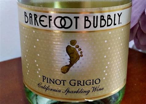 Life As Kim Barefoot Wines Bubbly Pinot Grigio Review