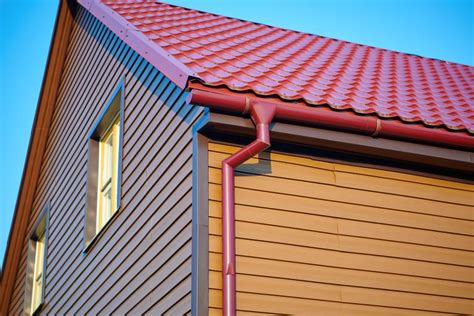 The Pros And Cons Of Installing Metal Siding