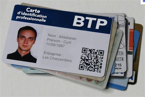 Look up in linguee suggest as a translation of a la carte service La carte professionnelle des salariés du BTP bientôt ...