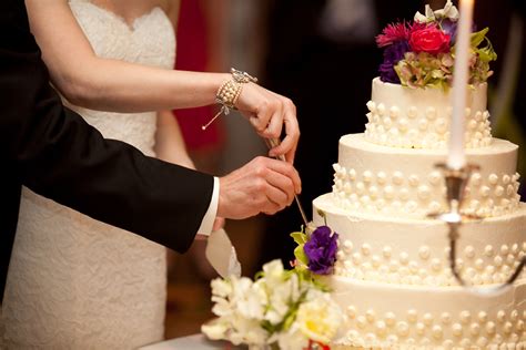 wedding traditions explained cake cutting tradition a perfect blend entertainment