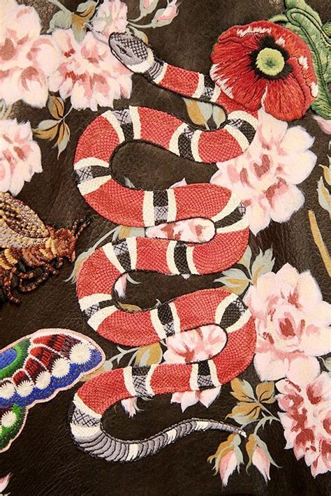 Gucci wallpaper ringtones and wallpapers. Gucci wallpaper 🤩 | Ilustrações florais, Wallpapers ...