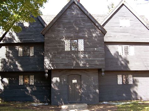 We can trace its emergence as a common house style in the american colonies however, when you hear american colonial architecture, you can assume it means british colonial architecture in america. World Architecture Images- American colonial architecture