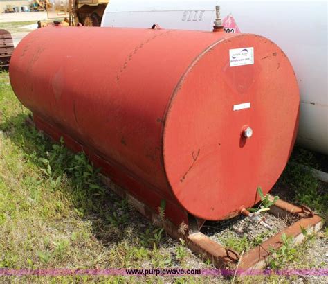 1000 Gallon Fuel Tank In Topeka Ks Item H2737 Sold Purple Wave