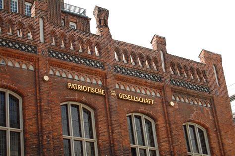 Wenn sie erfahrungen mit diesem unternehmen gesammelt haben, teilen sie diese hier mit anderen seitenbesuchern. HAMBURG - Details am Haus der Patriotischen Gesellschaft ...