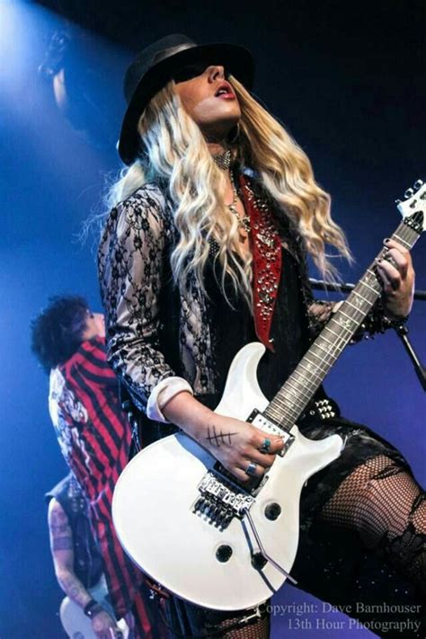 Pin By David Moskow On Orianthi Guitar Queen Female Musicians Female