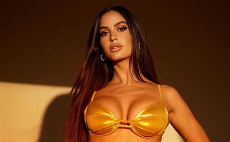 Natalia Barulich Sube La Temperatura En Redes Al Posar Con Un Sensual Bikini Chapin Radios