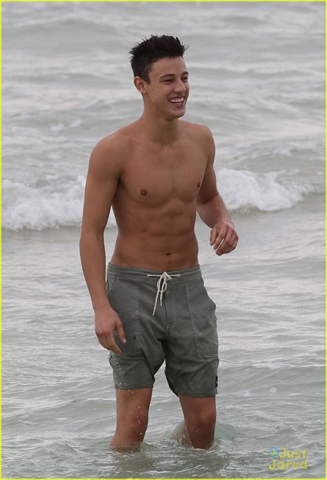 Cameron Dallas Splashes Around Shirtless In Miami Photo 665823