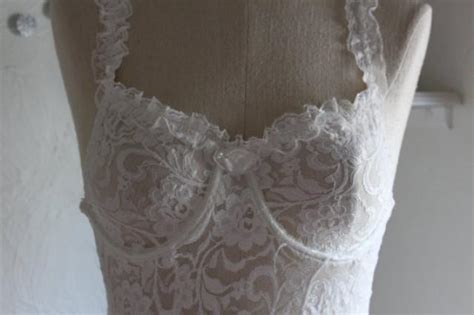 Cream Lace Sheer Nightgown With Underwire 1980s Short White Honeymoon Lingerie With Ruffles