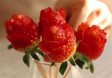 6 Fancy Ways Of Cutting A Strawberry Strawberry Cut Decoration