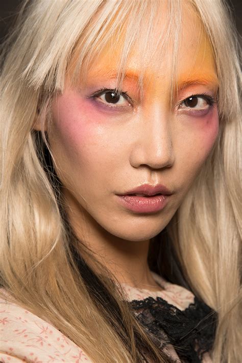 7 Spring 2019 Makeup Trends You Need To Know Thefashionspot