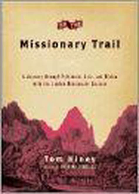 On The Missionary Trail Tom Hiney 9780871138231 Boeken