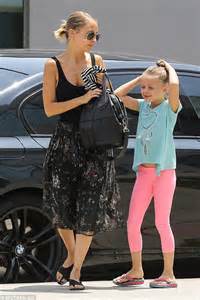 Cameron Diaz Joings Sister In Law Nicole Richie And Daughter Harlow In