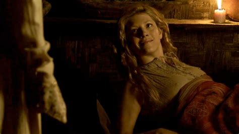 Katheryn Winnick Nue Dans Vikings