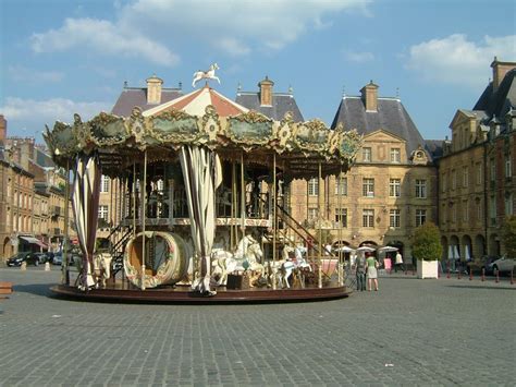 Carrousel sur la place Ducale, Charleville-Mezieres, Champagne-Ardenne ...