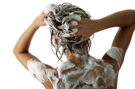 This can lead to split ends, breakage and hair that is difficult to manage. Scalp Acne Caused By Sodium Lauryl Sulfate In Shampoos