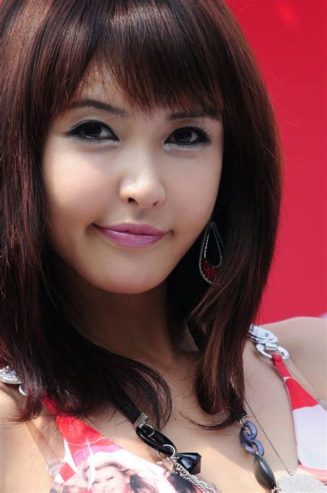 Semono Iku Japanese And Korean Sexy Actress Car Race Model Kang Yui Bikini Pictures Photos