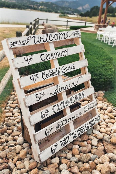 Diy Rustic Chic Wedding Sign Made With Wooden Pallet