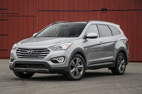 While it's easy to tell the difference between the 2021 and the 2020 models by looking at the new grille. 2014 Hyundai Santa Fe - Information and photos - MOMENTcar