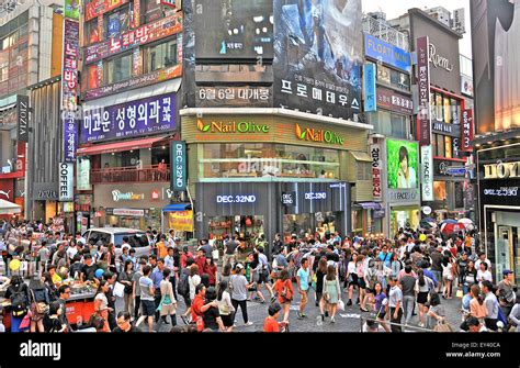 Crowd In Commercial Street Seoul South Korea Stock Photo Alamy