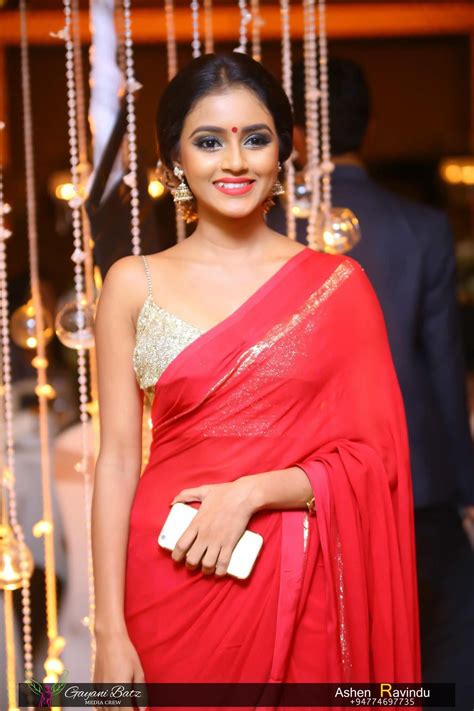 Dinakshie Priyasad Sri Lankan Actress Saree Jacket Designs Latest
