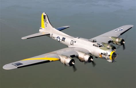 Erendirasu Boeing B 17 Flying Fortress Inflight Over Ocean Aircraft