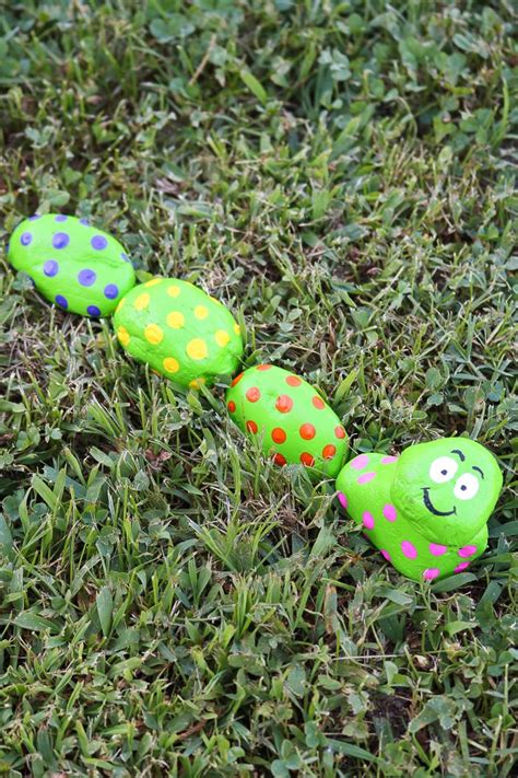 Caterpillar Rocks for Your Garden | Rock crafts, Painted rocks kids