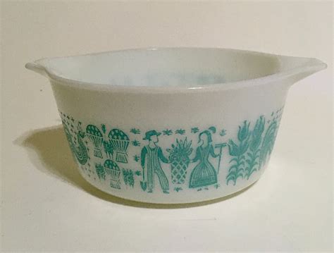 pyrex butterprint amish casserole dish 474 1 1 2 quart