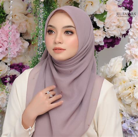 Letak shawl dengan sebelah bahagian pendek dan sebelah bahagian panjang. tudung terbaru | Tudung Online No.1 Malaysia - JELITASARA