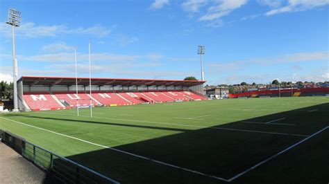 Irish Rugby Installation Of Munsters New 3g Pitch In Cork Is Complete