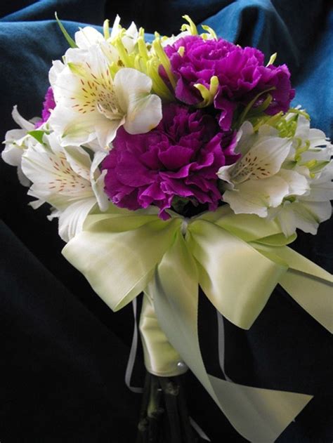 These Flowers Are Perfect I Love Lilies Flower Centerpieces Wedding Wedding Bouquets Purple