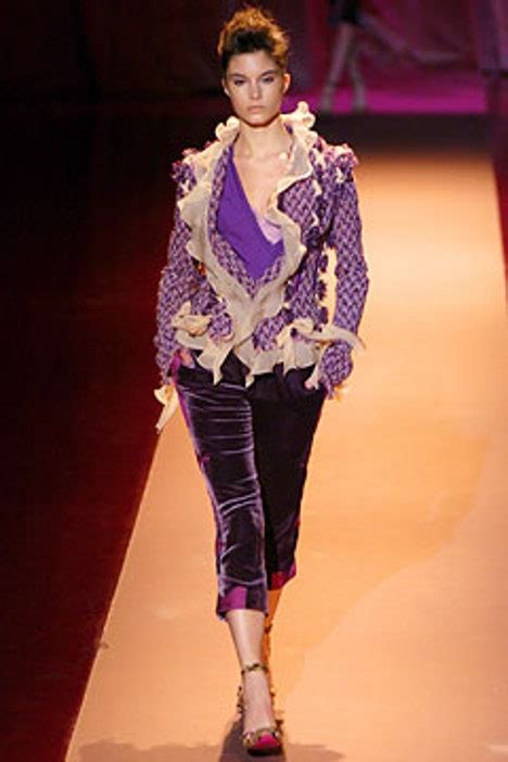 Emanuel Ungaro Fall 2004 Ready To Wear Collection Photos Vogue