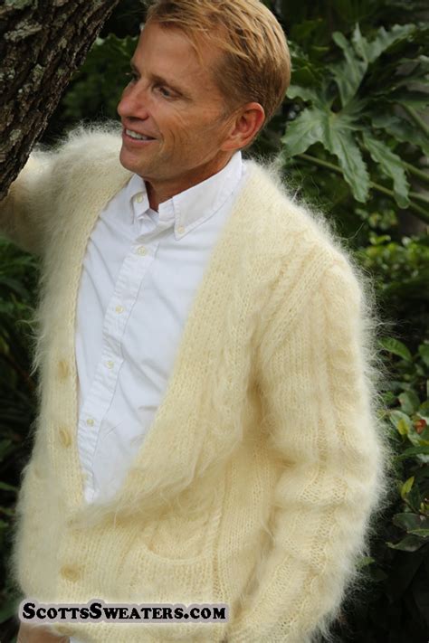 701 006 Mens New Hand Knit Soft And Fuzzy Mohair Sweater