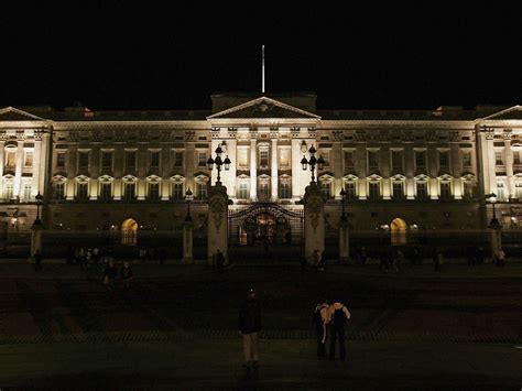 Who Turned Out The Lights At Buckingham Palace Cbs News