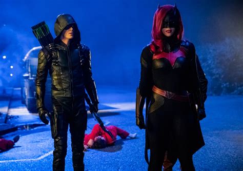 New Elseworlds Photos Spotlight Batwoman And Nora Fries